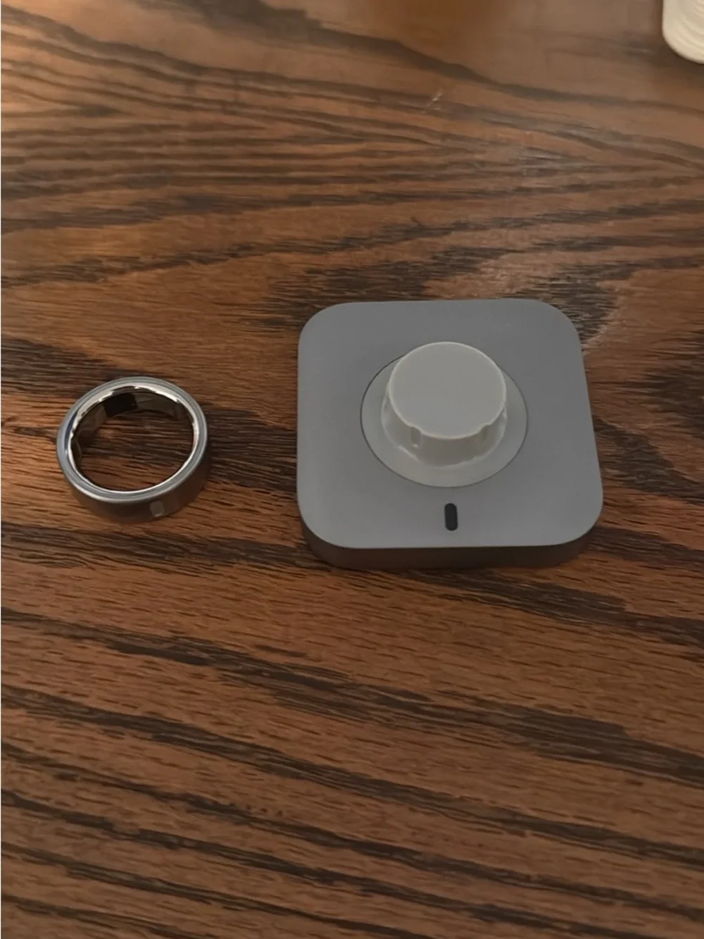 Oura Ring 4 with Charger (Size 10)